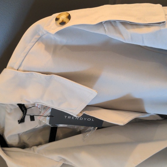 Trendyol trench coat SZ 8 US - Picture 6 of 13
